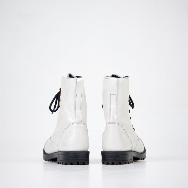 Bianco Boots